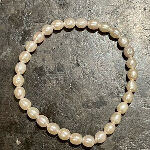 Elegant Fresh Water Pearl Bracelet (7 grams)